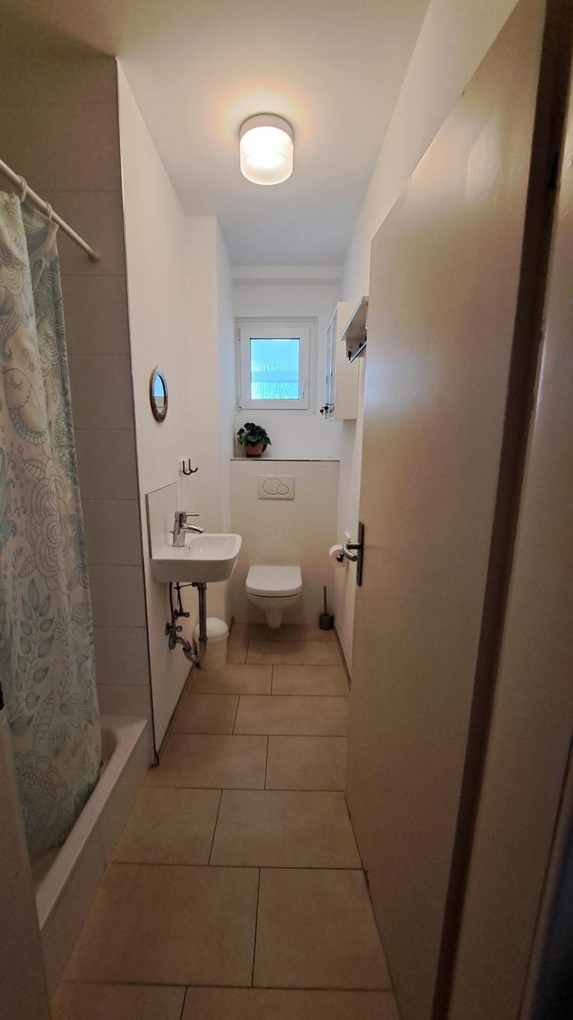 Lovely With Easy Access To *